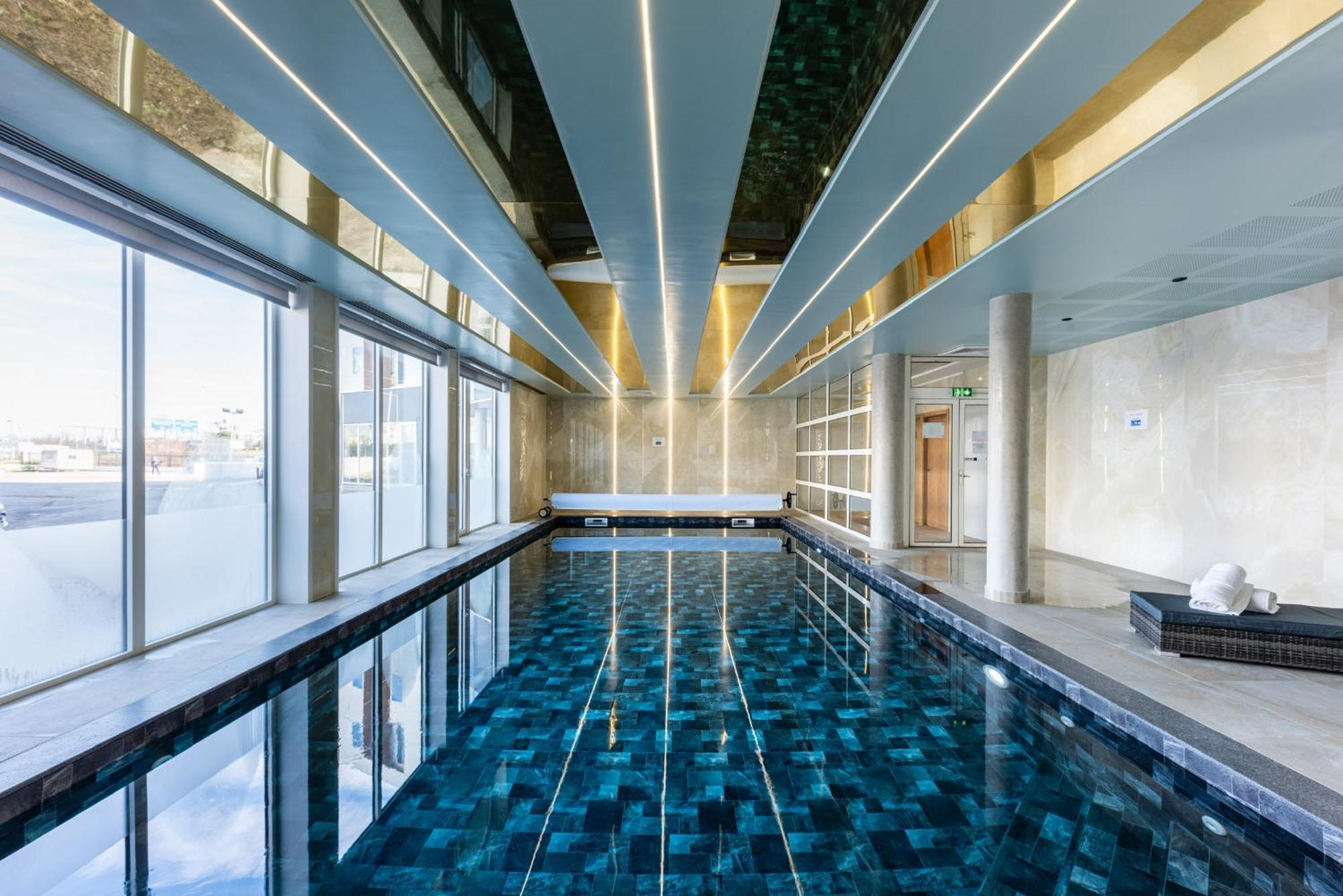 Brit Hotel Privilege Paris Rosny-Sous-Bois Exterior foto