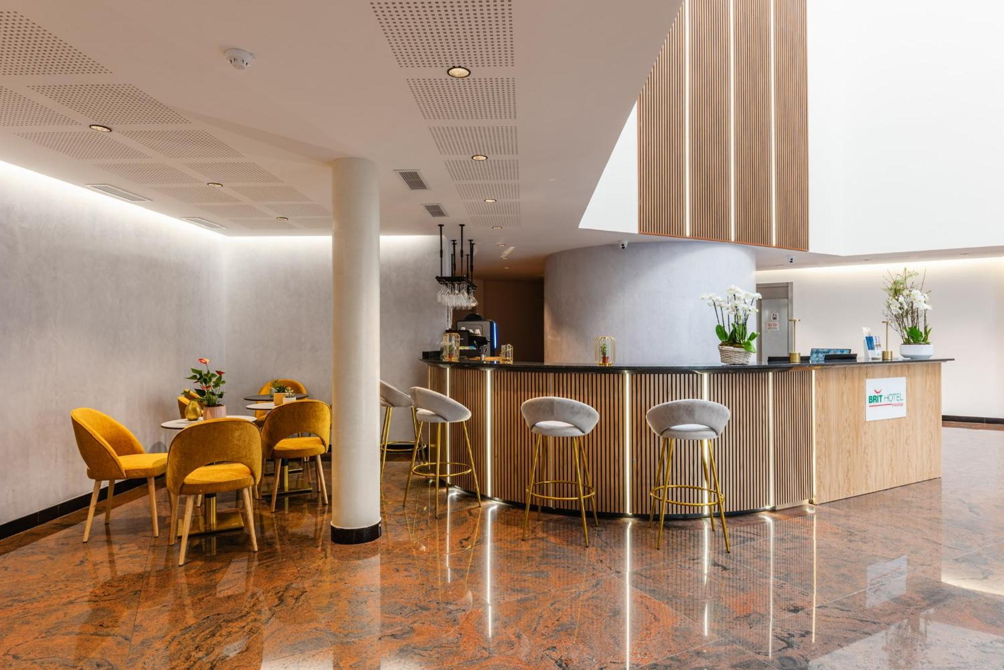Brit Hotel Privilege Paris Rosny-Sous-Bois Exterior foto